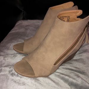 Women’s heels! Great condition, like new!!